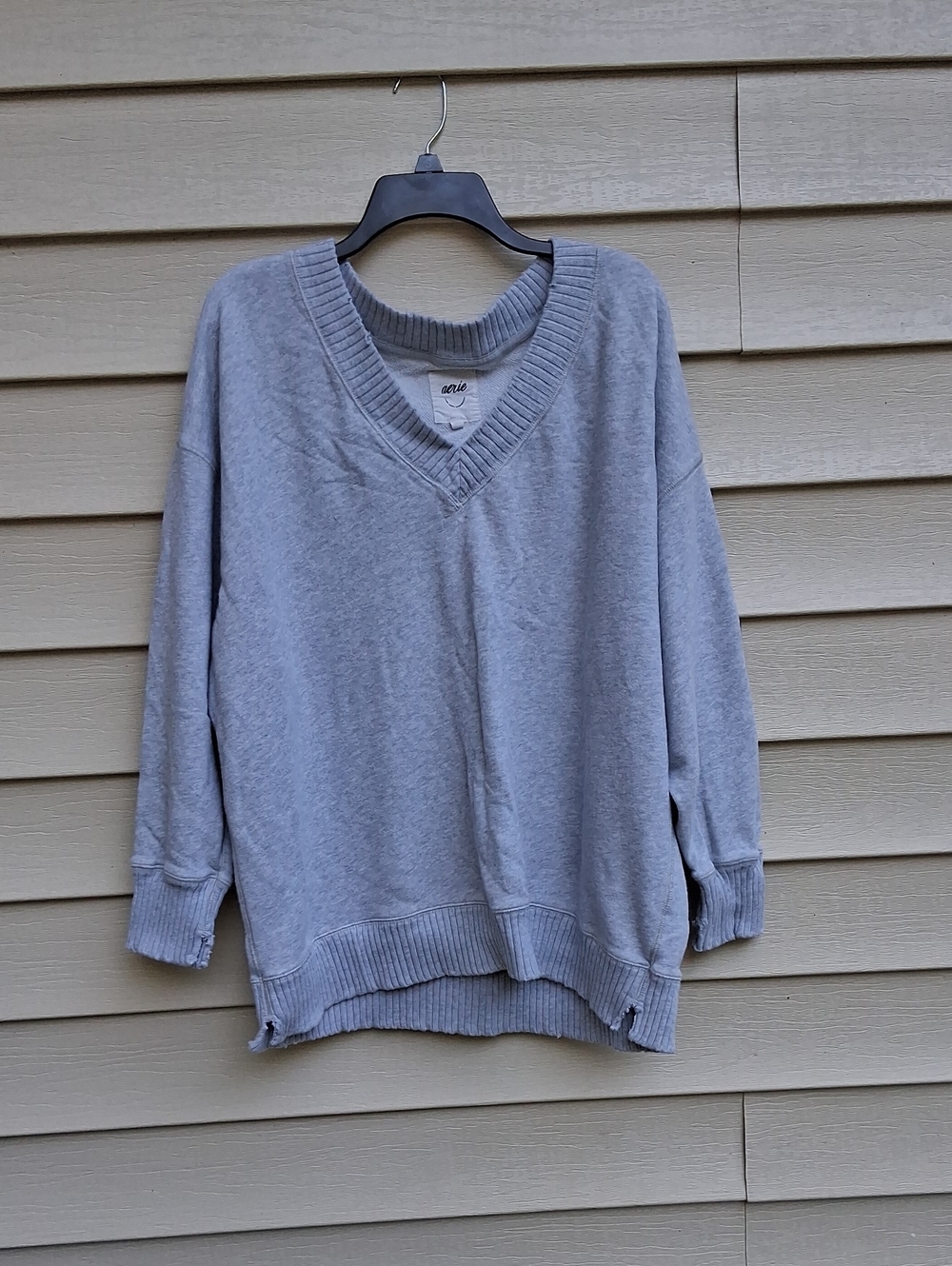 aerie Light Gray V-Neck Pullover Sweater